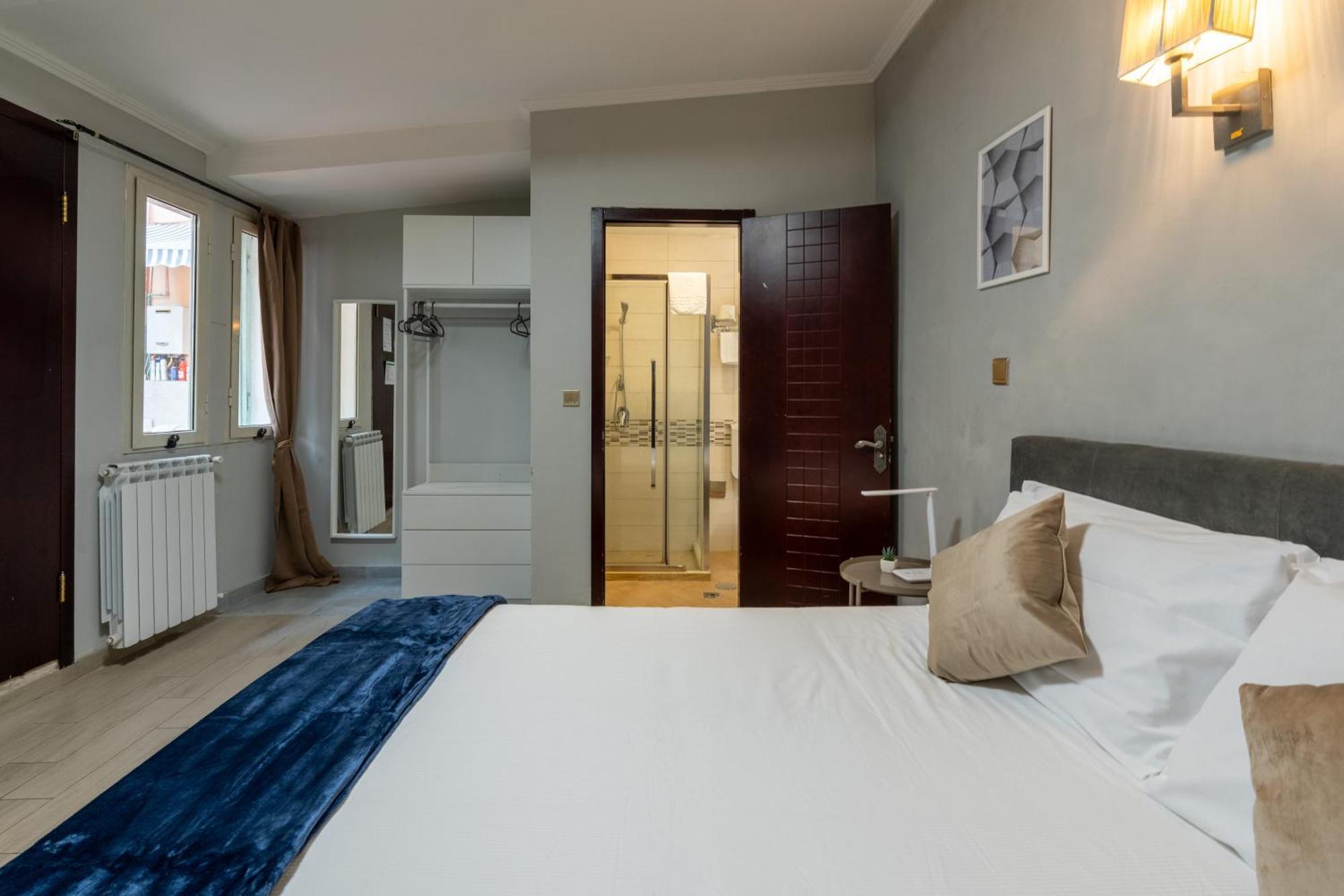 Portafortuna Guesthouse - Close To Colosseum Рим Экстерьер фото