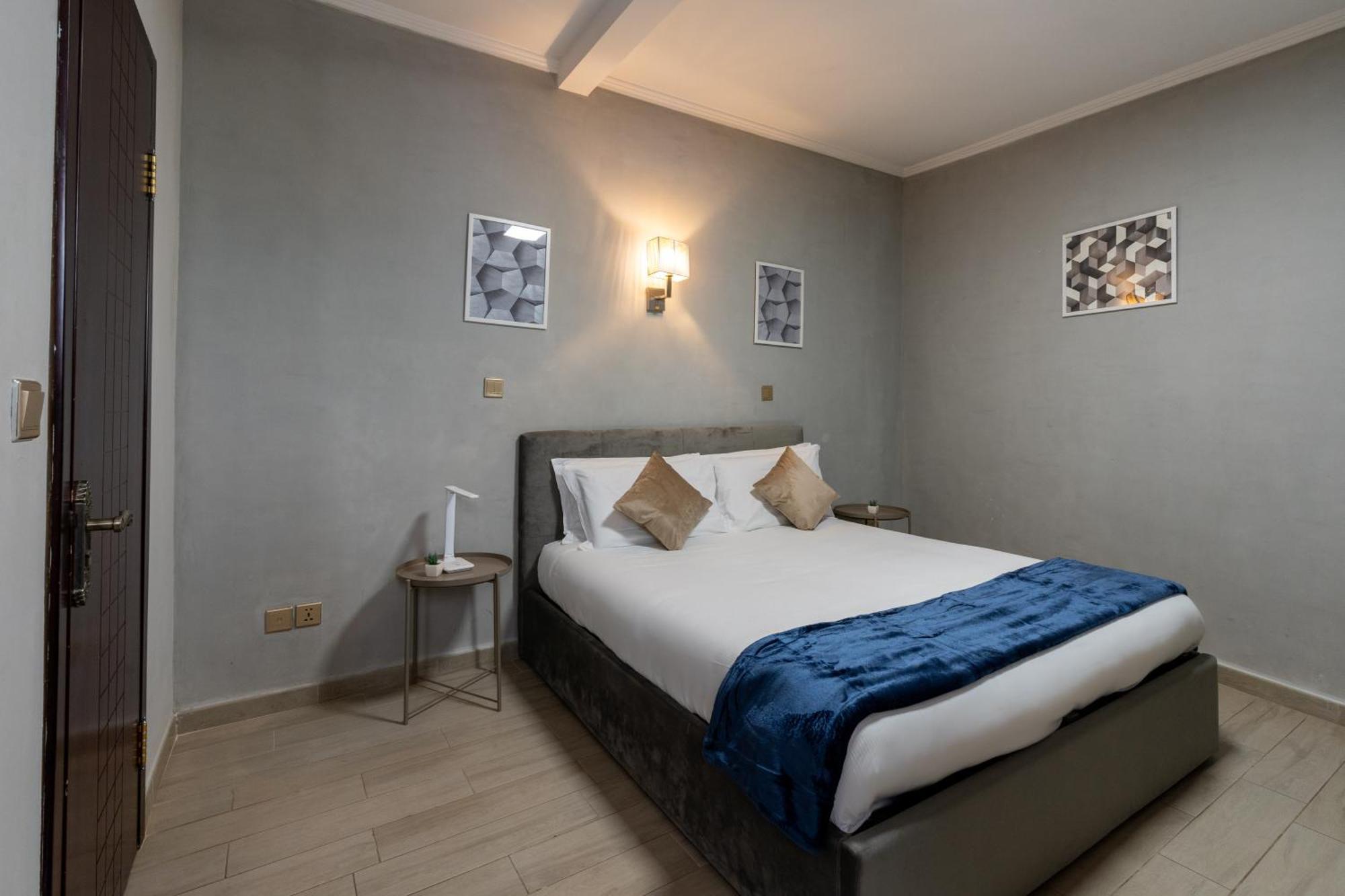 Portafortuna Guesthouse - Close To Colosseum Рим Экстерьер фото