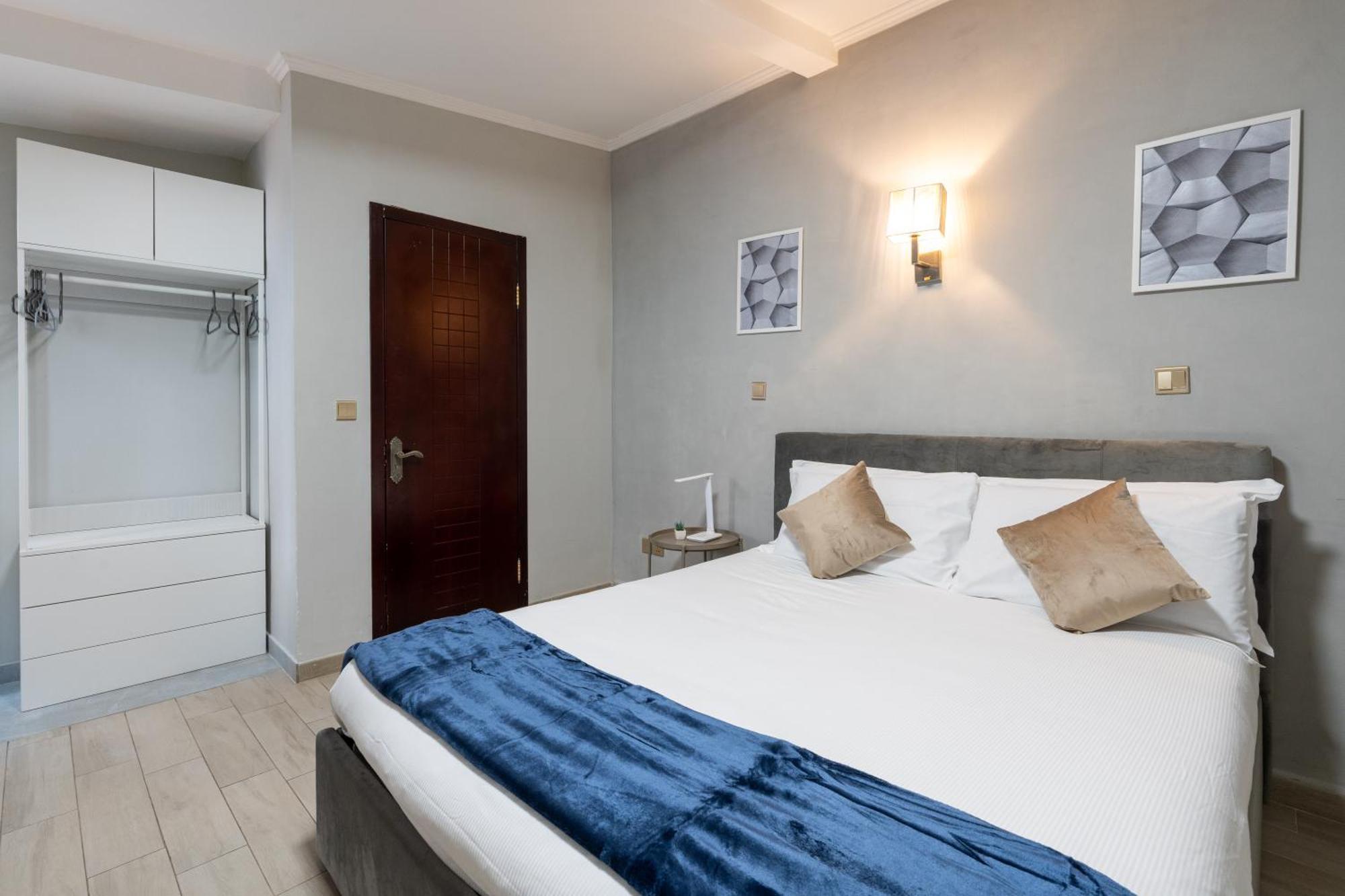 Portafortuna Guesthouse - Close To Colosseum Рим Экстерьер фото