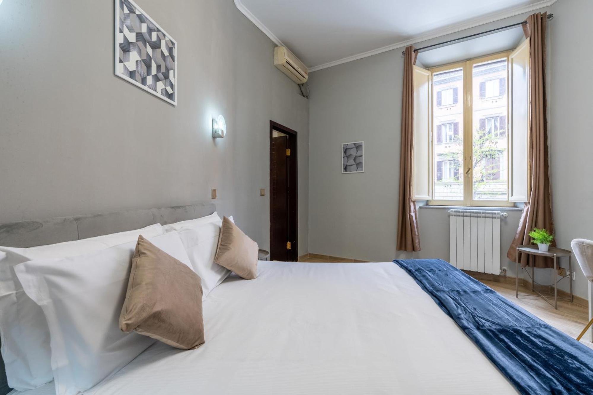 Portafortuna Guesthouse - Close To Colosseum Рим Экстерьер фото