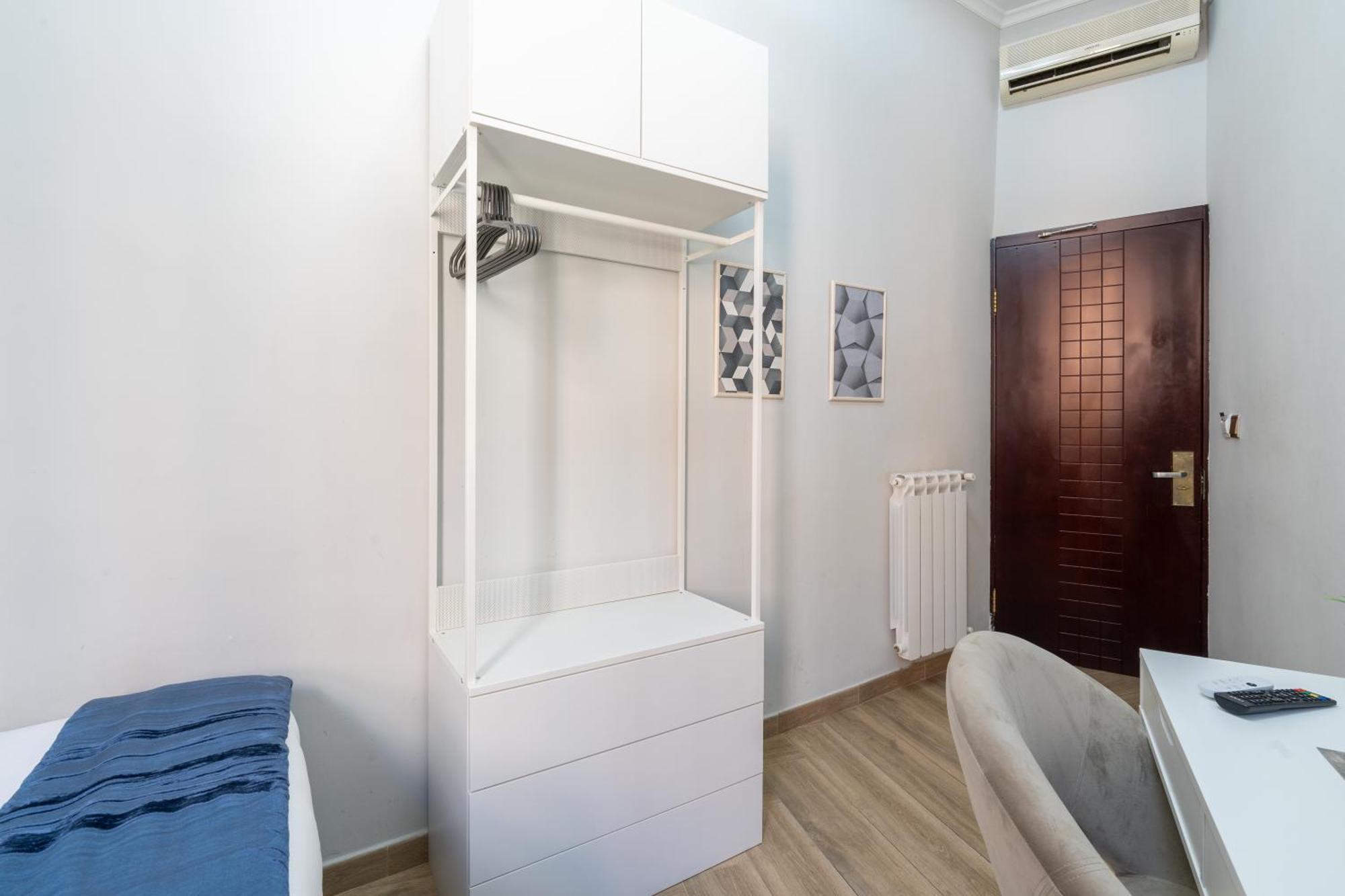 Portafortuna Guesthouse - Close To Colosseum Рим Экстерьер фото